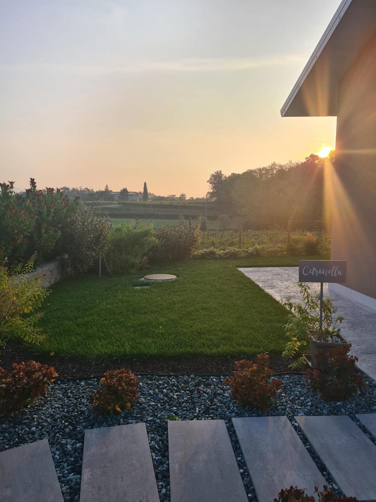 Residence Le Aromatiche Cavaion Veronese Bagian luar foto